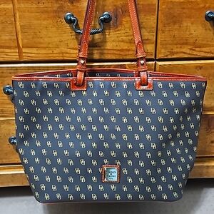 44. Dooney and Bourke Gretta Tote Bag see photos for FREE GIFTS!